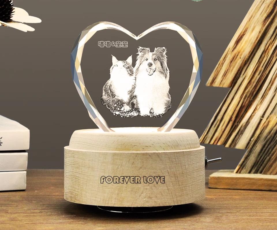 Heart-shaped crystal photo music box